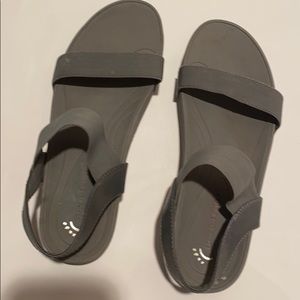 Bare  Traps sandals